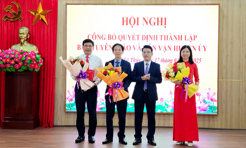 Công bố quyết định thành lập Ban Tuyên giáo và Dân vận Huyện ủy Lệ Thủy