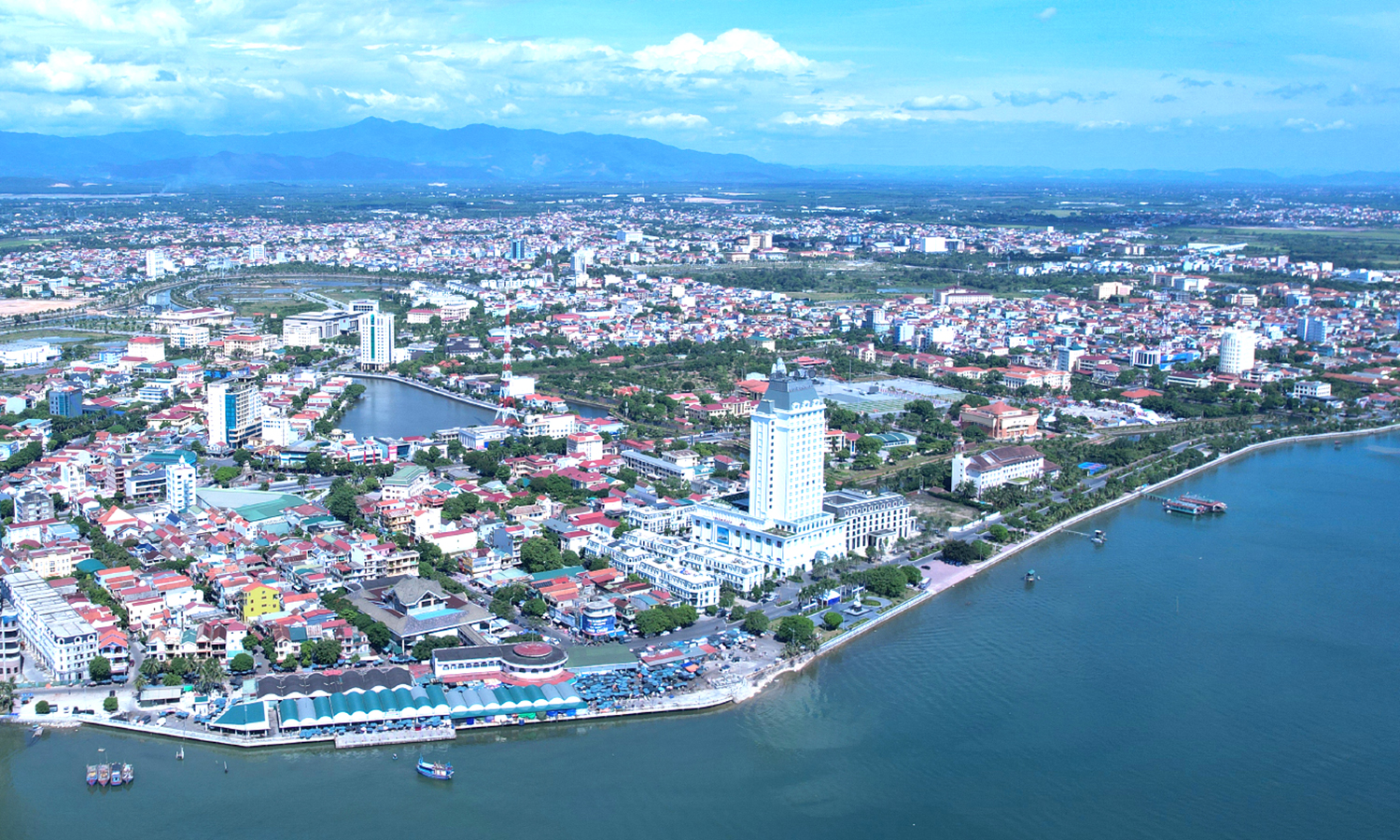 TP. Đồng Hới: Tinh gọn bộ máy, hoạt động hiệu lực, hiệu quả