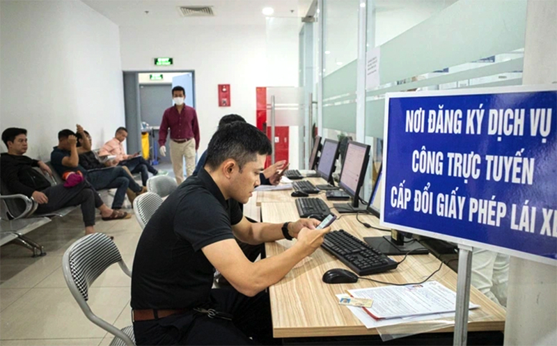 Công an không thực hiện việc cấp đổi bằng lái xe bằng hình thức gọi điện thoại