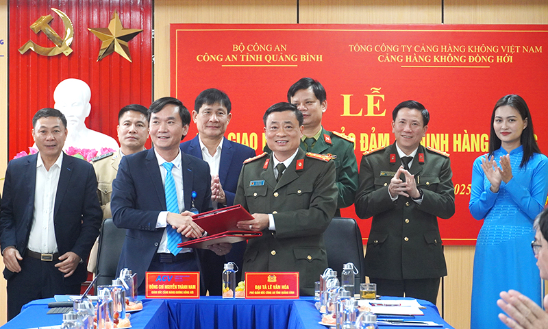 Bàn giao nhiệm vụ bảo đảm an ninh hàng không