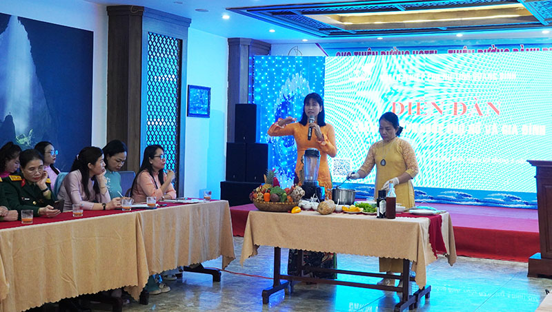 Diễn đàn "Chăm sóc sức khỏe phụ nữ và gia đình"