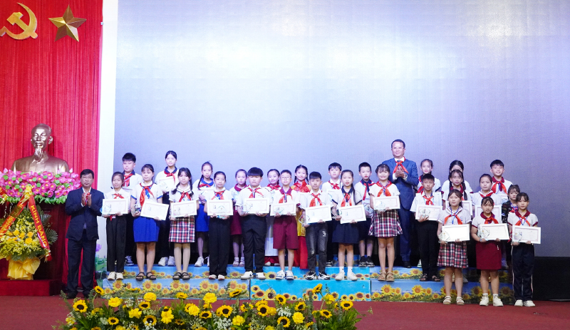 Tỏa sáng những tấm gương cháu ngoan Bác Hồ