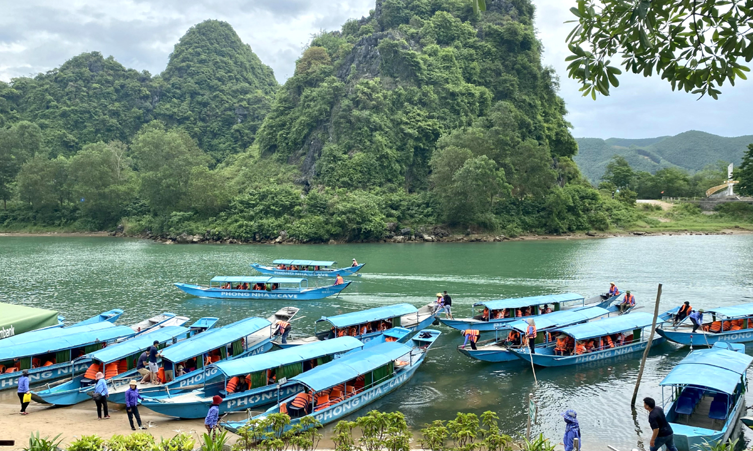 Cùng chung tay bảo vệ môi trường và ứng phó với biến đổi khí hậu