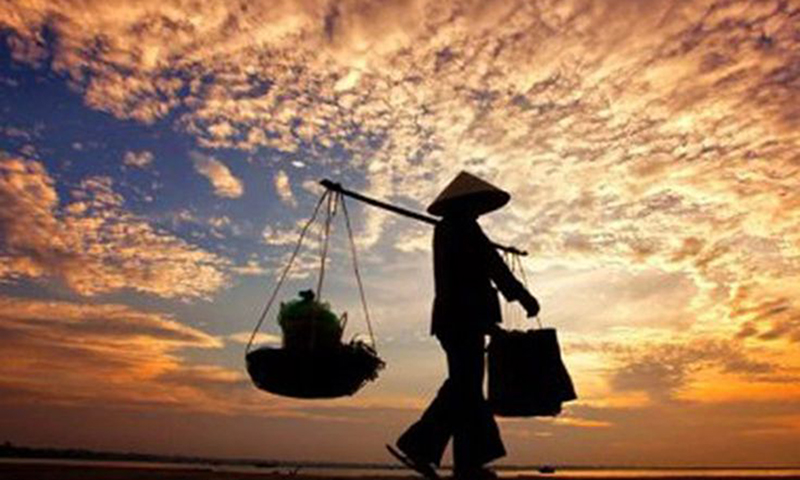 Con về bên mẹ tháng ba