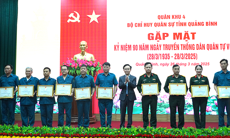 Gặp mặt kỷ niệm 90 năm Ngày truyền thống lực lượng dân quân tự vệ