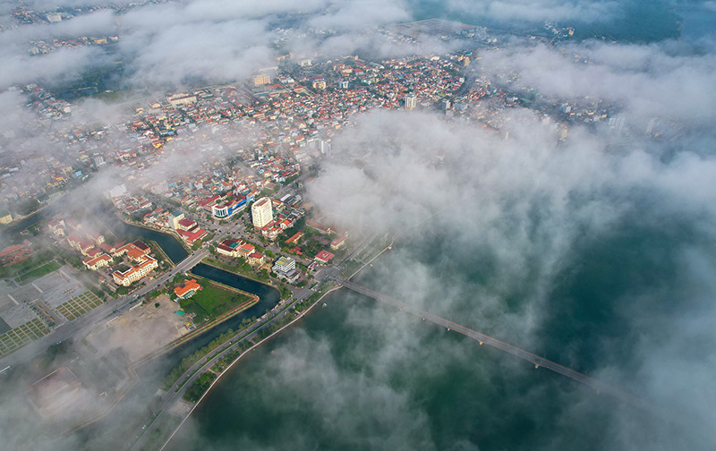 Nhật Lệ mùa sương