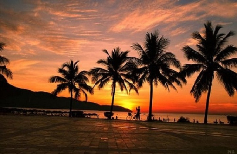 Hoàng hôn bên biển