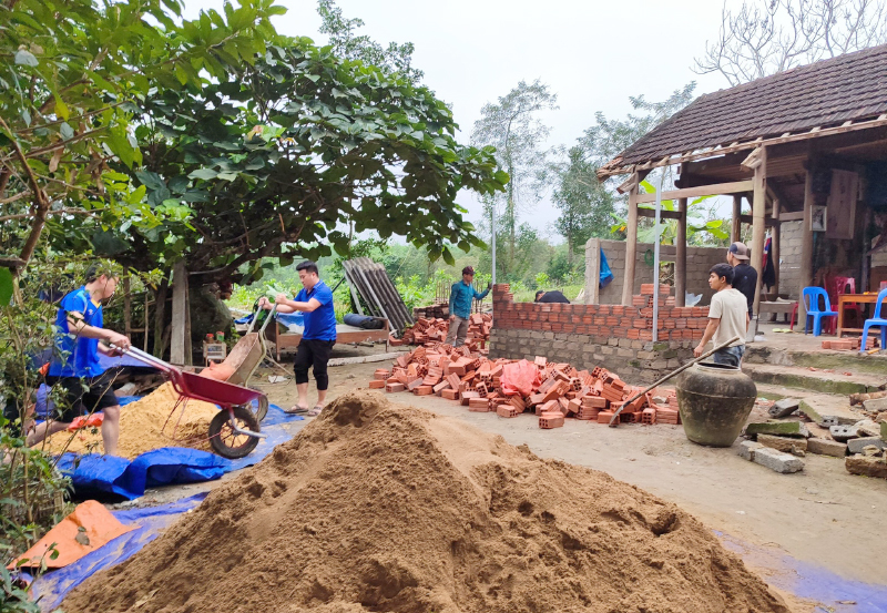 Điều chỉnh danh sách hộ nghèo, hộ cận nghèo được hỗ trợ xóa nhà tạm, nhà dột nát