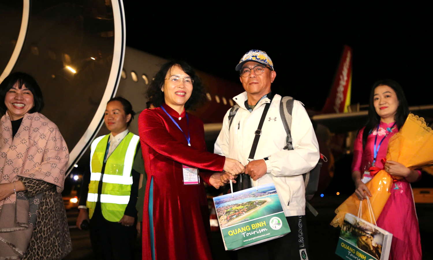 Đón chuyến bay quốc tế đầu tiên từ Đài Bắc đến Quảng Bình