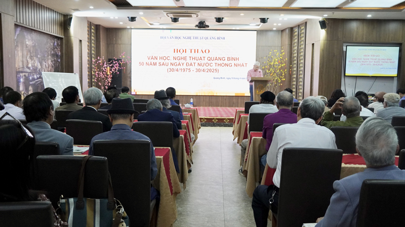 Tiếp tục xây dựng và phát triển văn học nghệ thuật trong thời kỳ mới