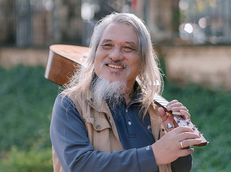 Hồ Đình Phục, nung yêu thương chảy vào từng nhịp tim