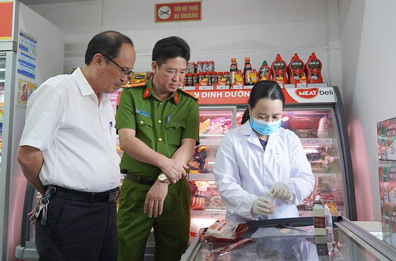 Ra quân đợt kiểm tra liên ngành về an toàn thực phẩm