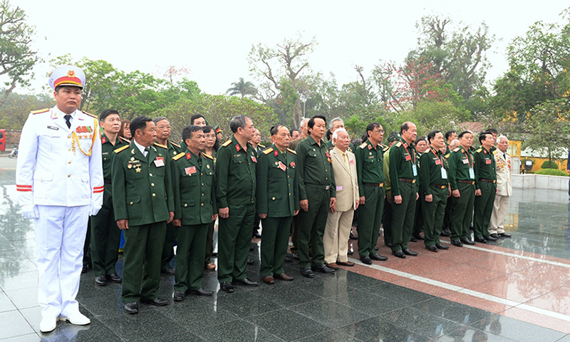 Hoa lửa năm xưa, nghĩa tình còn mãi