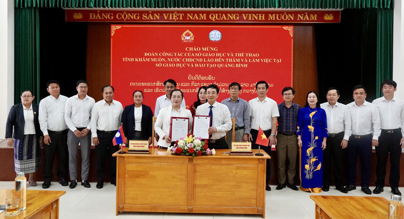 Tăng cường hợp tác, phát triển giáo dục hai tỉnh Quảng Bình-Khăm Muồn