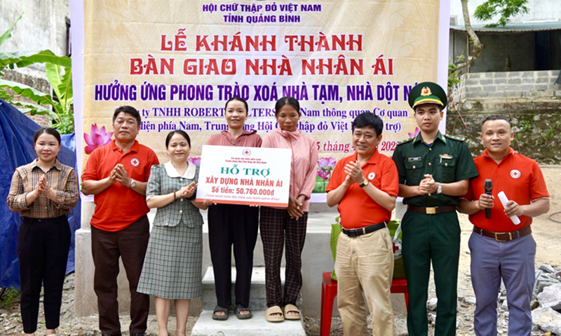 Khánh thành nhà nhân ái cho gia đình hoàn cảnh khó khăn