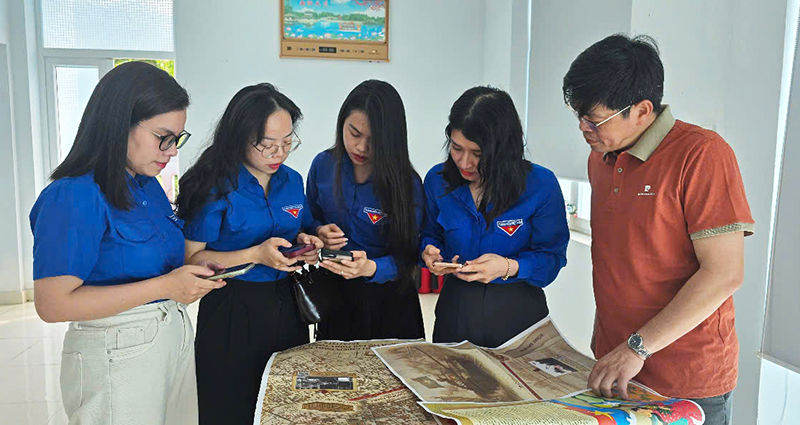 Tặng 1.500 phụ san đặc biệt cho bạn đọc tại Quảng Bình