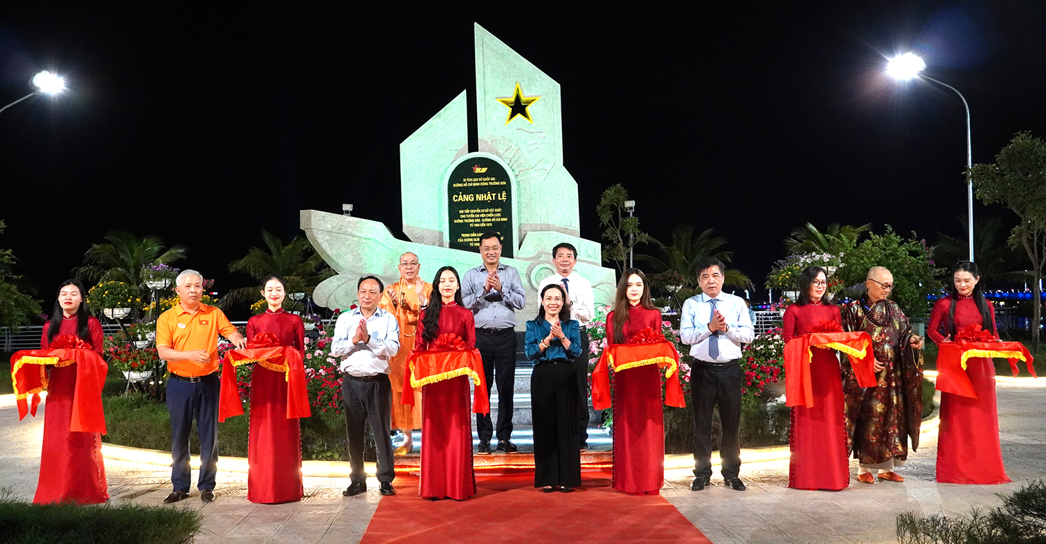 Khánh thành Bia di tích cảng Nhật Lệ