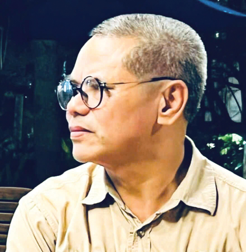 Phan Đình Tiến, kẻ lậu vé miền thơ