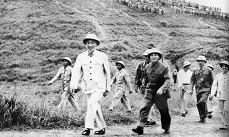 Tư tưởng Hồ Chí Minh về xây dựng lực lượng vũ trang