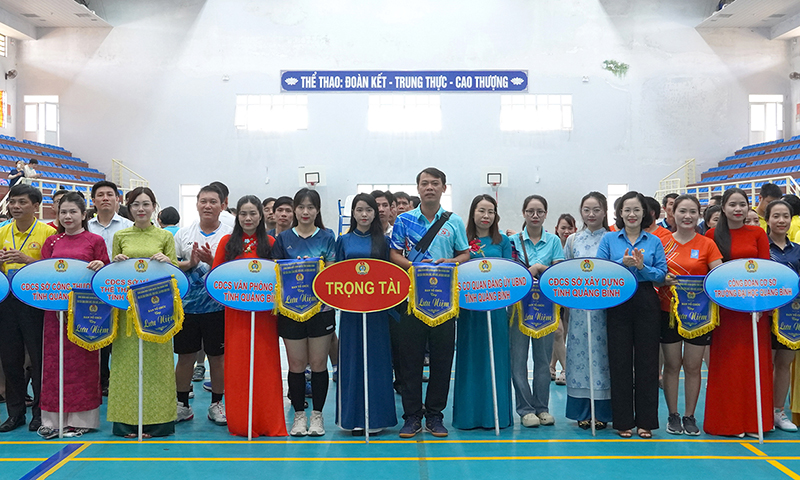 Khai mạc giải cầu lông công chức, viên chức, người lao động năm 2025