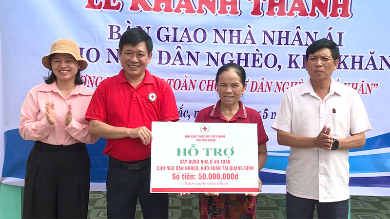 Khánh thành, bàn giao nhà nhân ái cho ngư dân nghèo, khó khăn