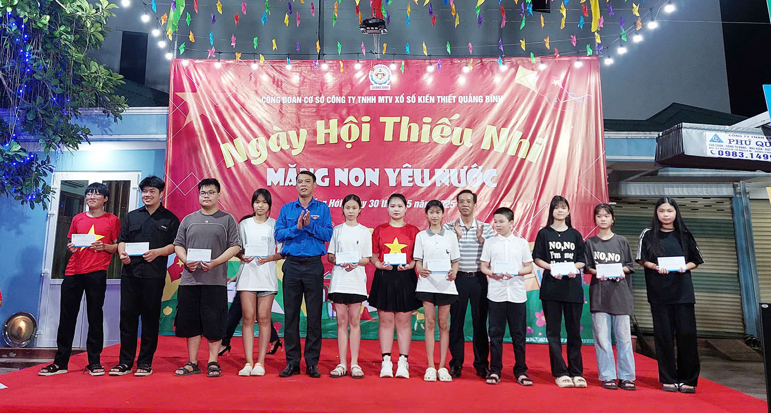 "Ngày hội thiếu nhi, măng non yêu nước"