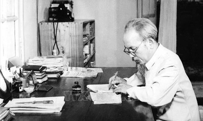 Chủ tịch Hồ Chí Minh-Người thầy vĩ đại của Báo chí Cách mạng Việt Nam