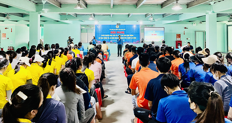 Tuyên truyền pháp luật về trật tự an toàn giao thông, an toàn thông tin và an ninh mạng