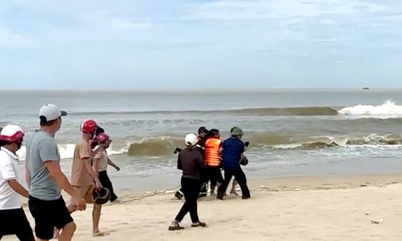 Bố Trạch: Tìm thấy 1 thi thể đàn ông bị mất tích khi đi cất rớ trên sông Dinh