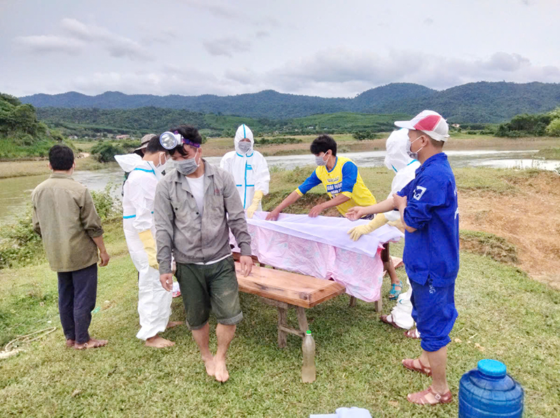 Minh Hóa: Tìm thấy thi thể người chị mất tích do mưa lũ