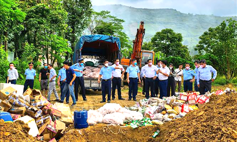 Cao điểm chống buôn lậu: Cần cơ chế loại bỏ đánh giá giả mạo trên thương mại điện tử