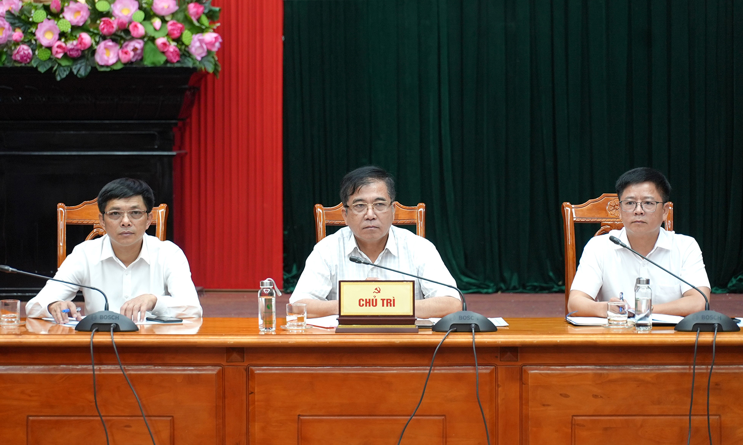 Quyết tâm hoàn thành thắng lợi các chỉ tiêu, nhiệm vụ đề ra, tạo tiền đề vững chắc cho giai đoạn phát triển mới