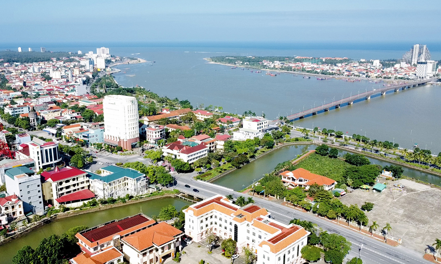 Danh sách Chủ tịch UBND các tỉnh, thành phố mới sau sáp nhập