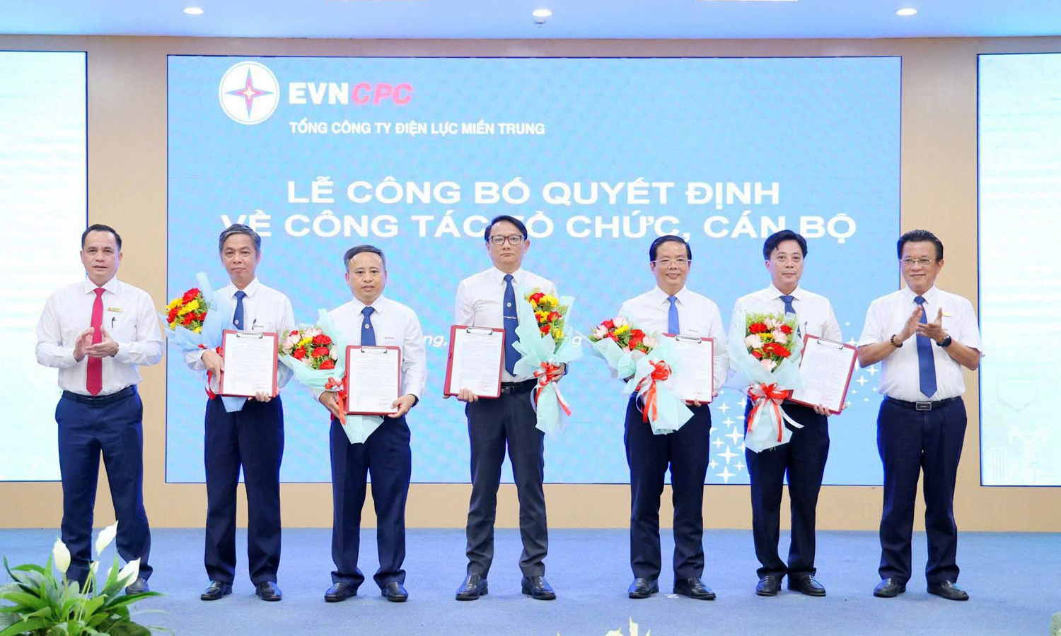 Ông Hoàng Hiếu Trung được bổ nhiệm chức vụ Giám đốc Công ty Điện lực Quảng Trị mới